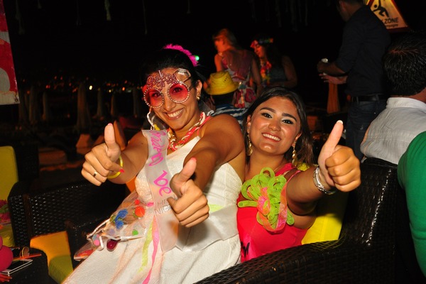 Saturday Night At Edde Sands